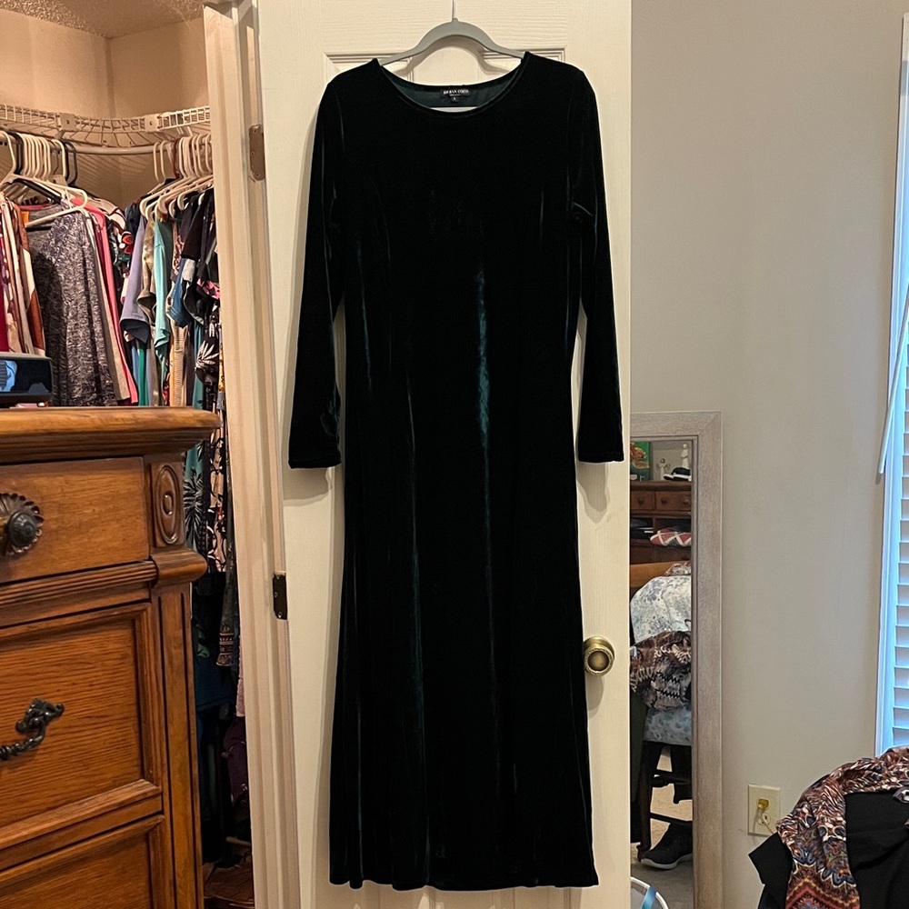 Chic Black Velvet Long Sleeve Dress